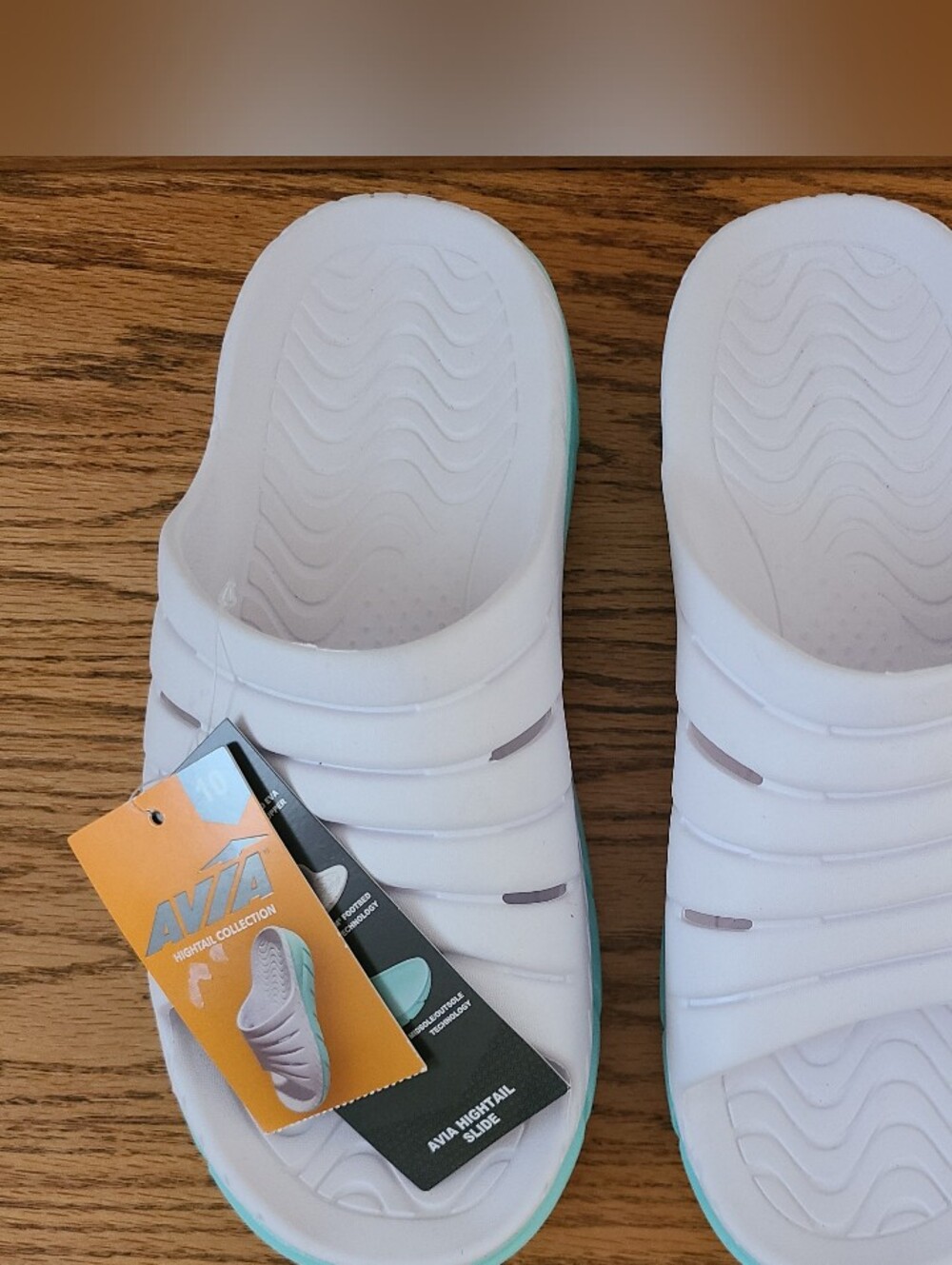 NWT AVIA Hightail Collection Slides Sz 10 Wm